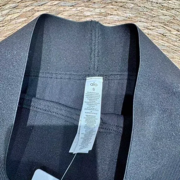 Alo Yoga Ribbed Sweater Knit Highline Flare Pant - Picture 4 of 6